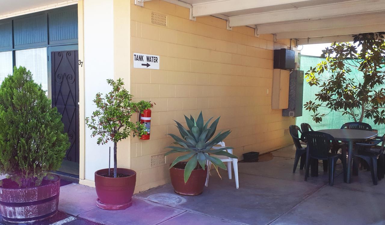 Bordertown Motel Exterior photo